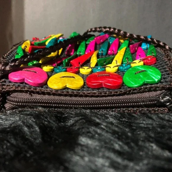 Quirky & Fun, Vividly Colored Coconut Shell Beaded Purse NWT - Picture 6 of 7